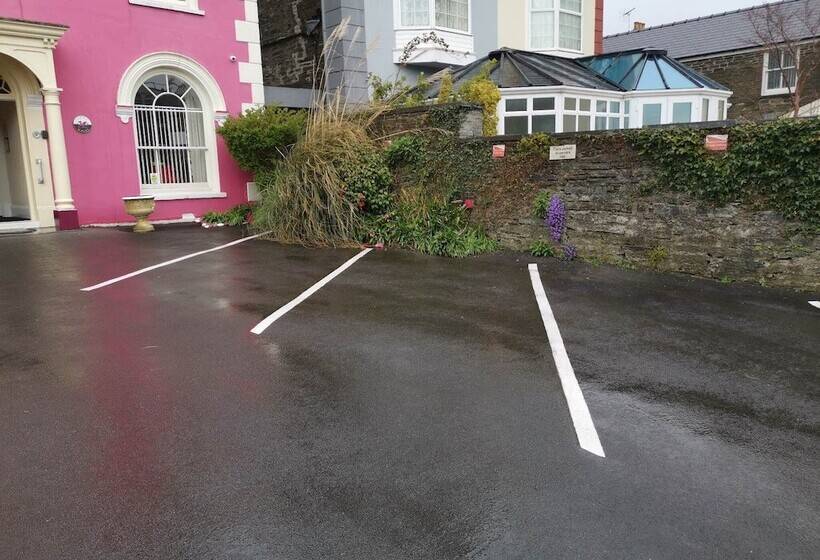 פנסיון Llety Teifi