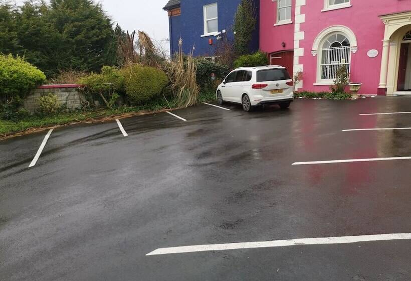 פנסיון Llety Teifi