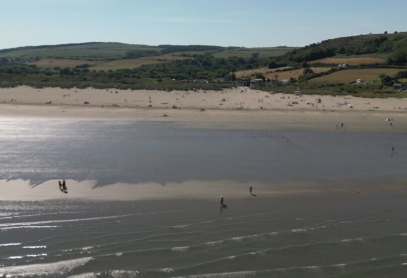 פנסיון Llety Teifi