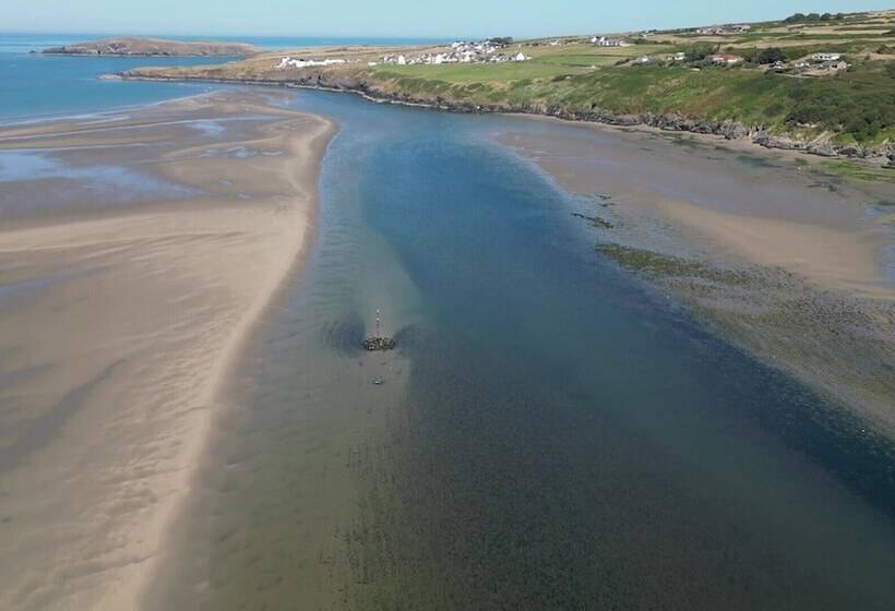 פנסיון Llety Teifi