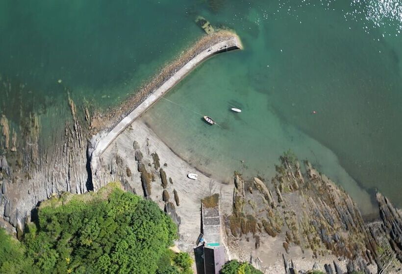 פנסיון Llety Teifi