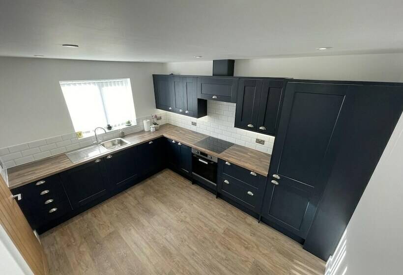 Резиденция 3 Double Bed Luxurious House Near Heathrow Airport