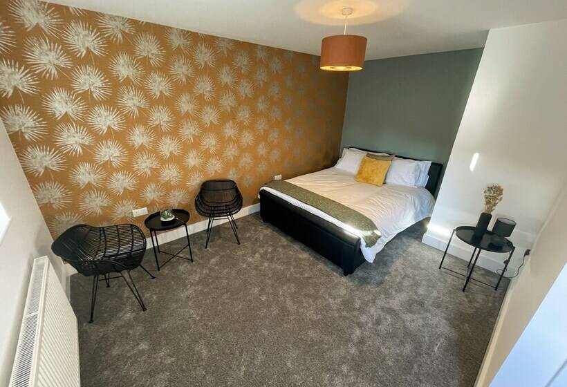 Резиденция 3 Double Bed Luxurious House Near Heathrow Airport