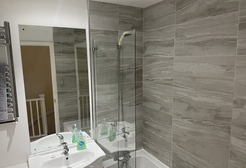 דירת נופש 3 Bed House In Stoke On Trent Free Sky Free Wifi