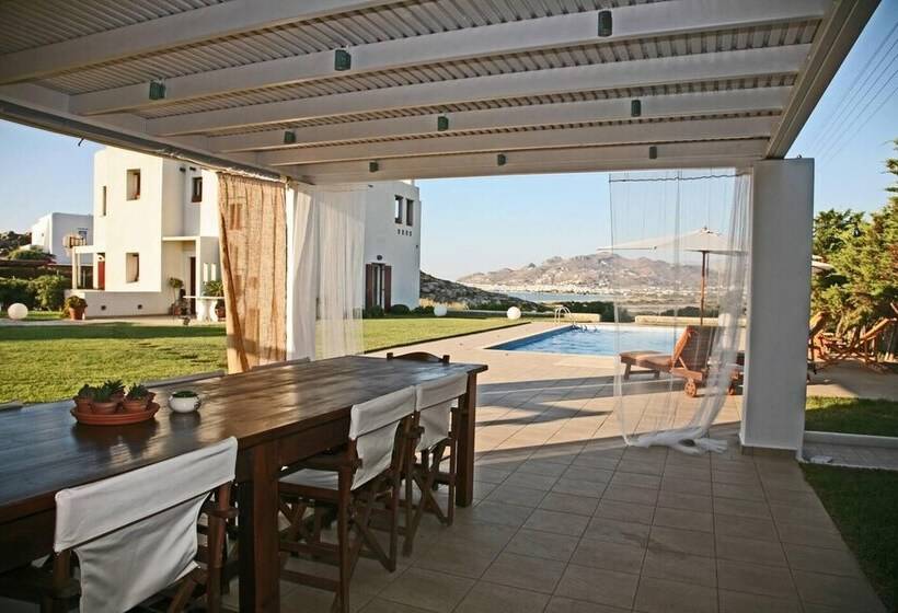 Резиденция Beautiful 4 Bed House With Private Pool In Naxos
