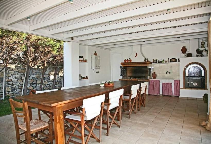 Резиденция Beautiful 4 Bed House With Private Pool In Naxos