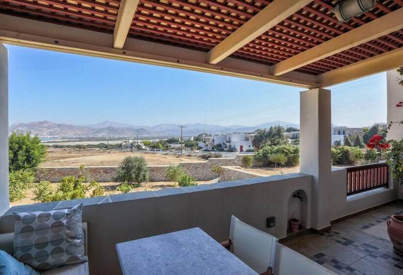Резиденция Beautiful 4 Bed House With Private Pool In Naxos