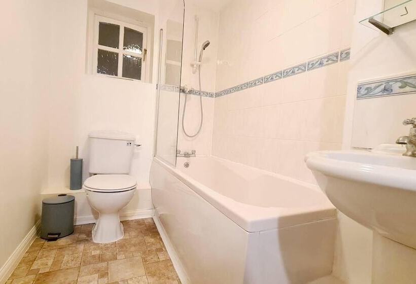 レジデンス Charming 3 Bed House In London With Jacuzzi