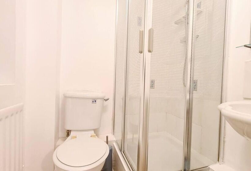 レジデンス Charming 3 Bed House In London With Jacuzzi