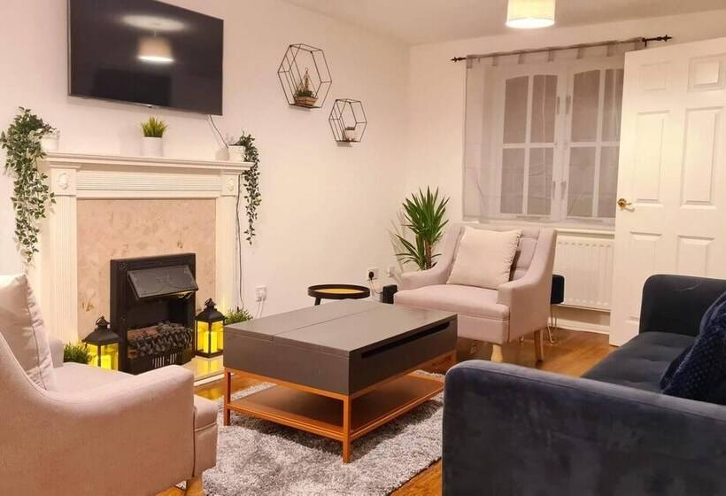 レジデンス Charming 3 Bed House In London With Jacuzzi