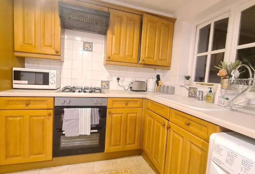 レジデンス Charming 3 Bed House In London With Jacuzzi