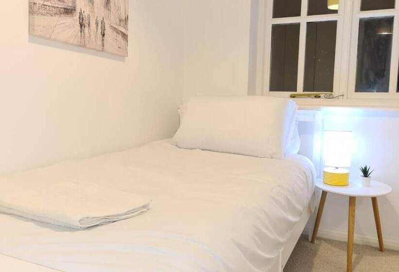 レジデンス Charming 3 Bed House In London With Jacuzzi