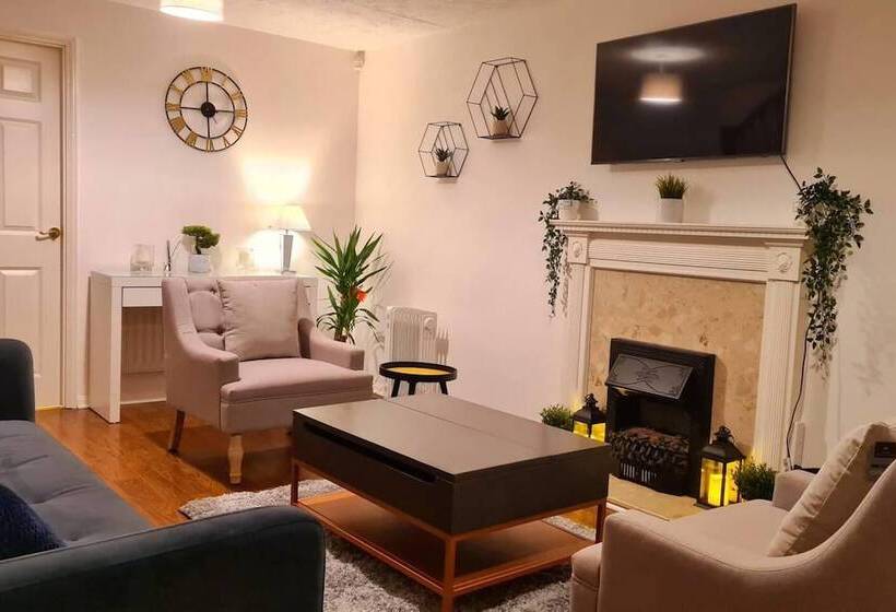 レジデンス Charming 3 Bed House In London With Jacuzzi