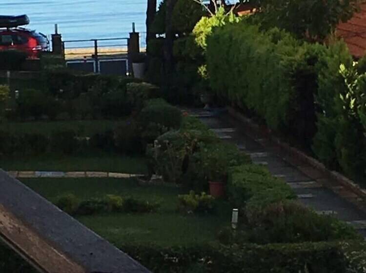 דירת נופש Immaculate 3 Bed House In