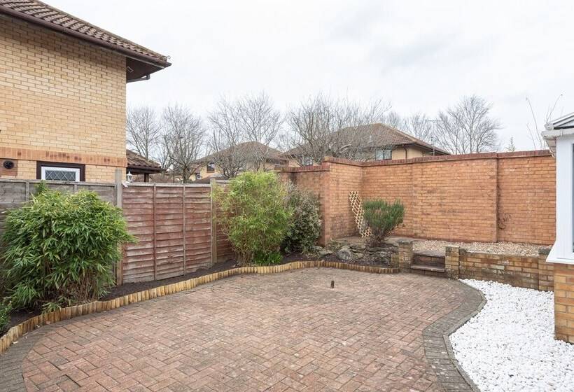 住所 Milton Keynes Close To Station 6 Bed Free Parking