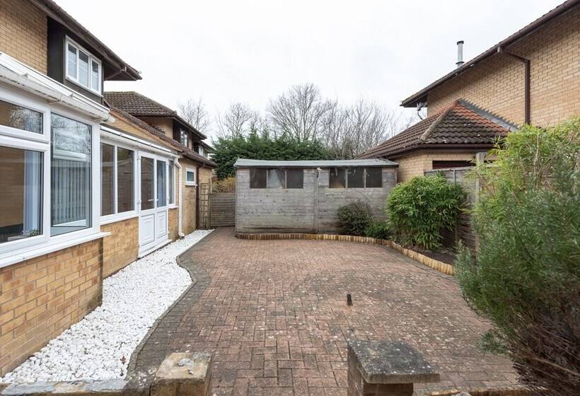 住所 Milton Keynes Close To Station 6 Bed Free Parking