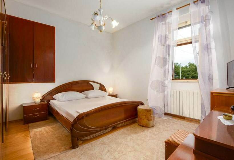 Residenz Private House With Pool, Sea View And Big Garden