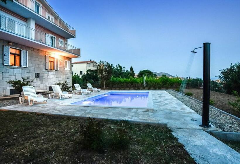Резиденция Private House With Pool, Sea View And Big Garden