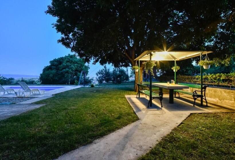 Reşedinta Private House With Pool, Sea View And Big Garden