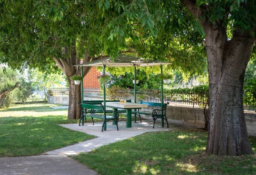 Residenz Private House With Pool, Sea View And Big Garden