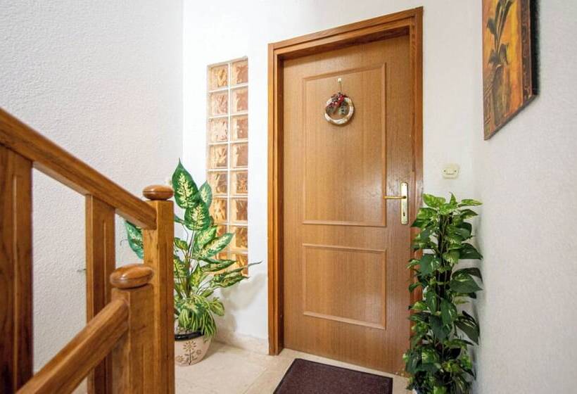 Residenz Private House With Pool, Sea View And Big Garden