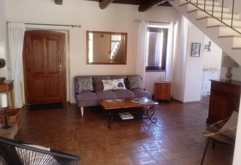 דירת נופש Stunning 1 Bed House In Castel Cellesi, Italy