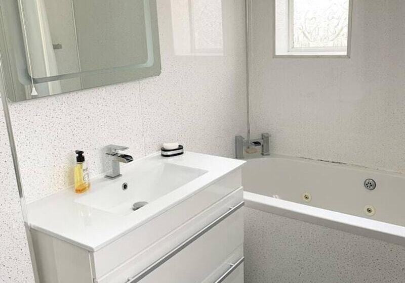 レジデンス Stunning 2 Bed House In Pembroke Dock