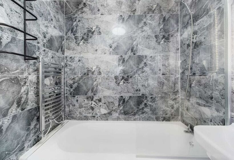 레지던스 Stunning 4 Bed House Fully Refurbished Modern