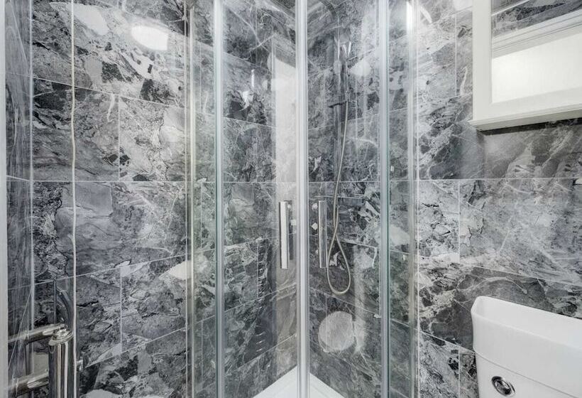 레지던스 Stunning 4 Bed House Fully Refurbished Modern