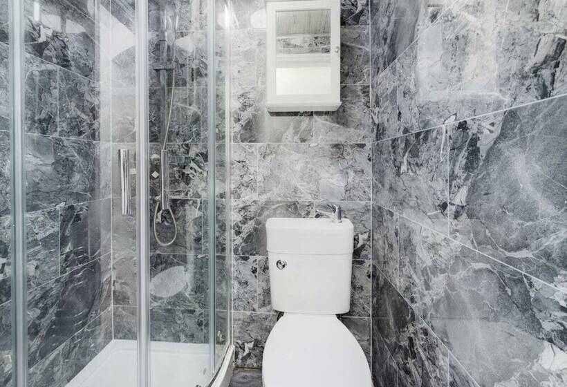 레지던스 Stunning 4 Bed House Fully Refurbished Modern