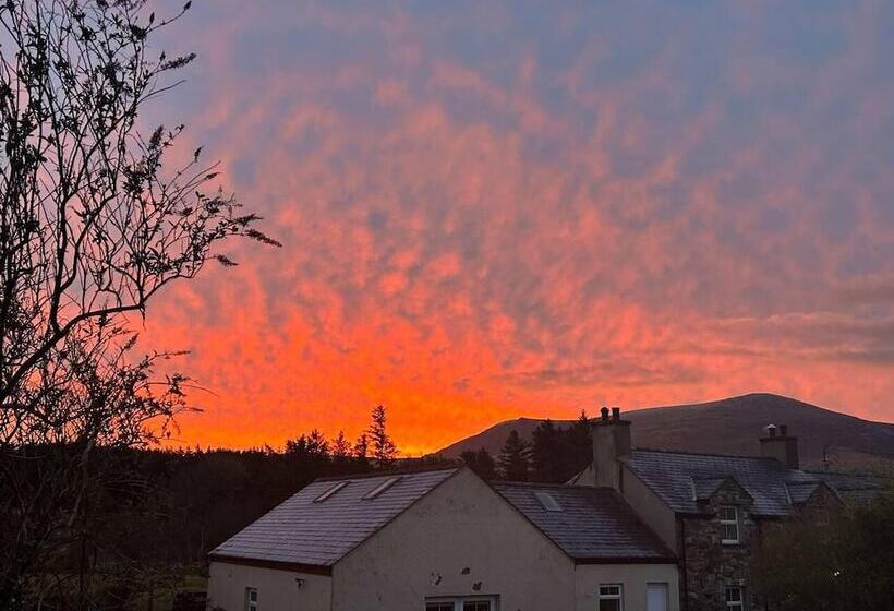 إقامة The Old Stables A Gem Surrounded By Mountains!
