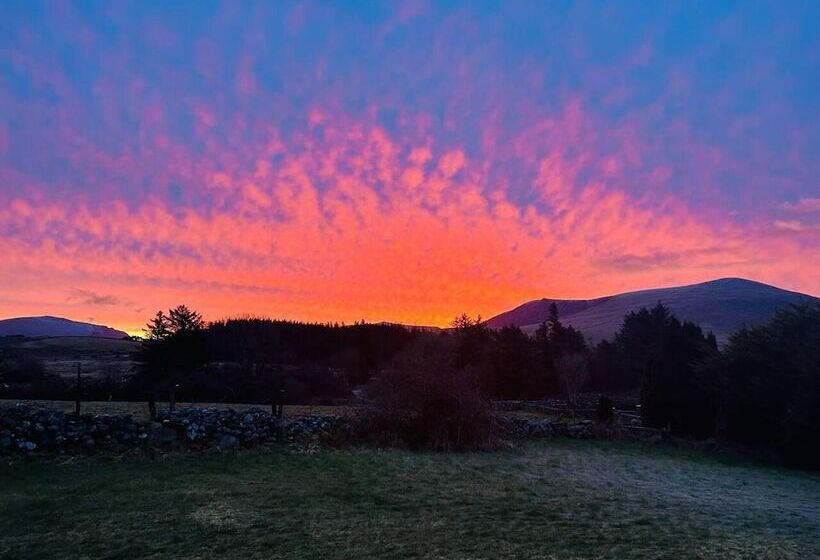إقامة The Old Stables A Gem Surrounded By Mountains!