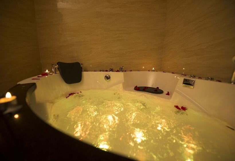 Отель Rest Night Serviced Apartments Wadi Al Dawasir