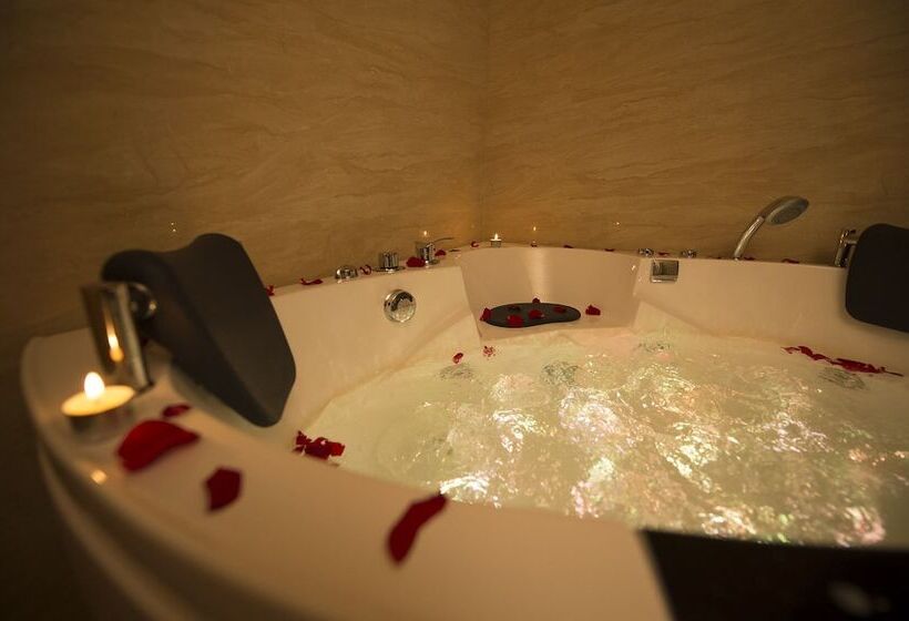 Отель Rest Night Serviced Apartments Wadi Al Dawasir