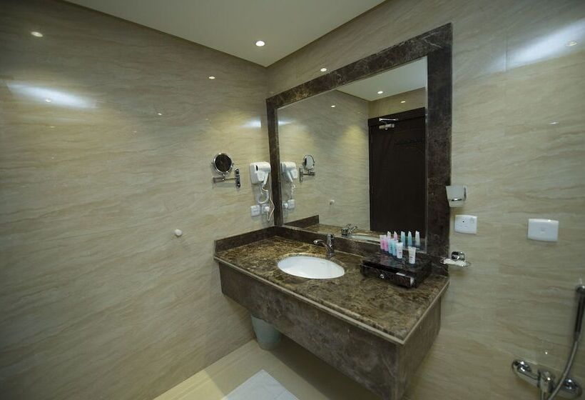 Отель Rest Night Serviced Apartments Wadi Al Dawasir