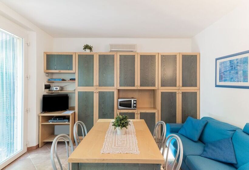 Romantic Cottage In San Feliciano With Garden