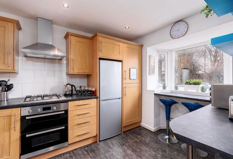 Stunning 3bd Home Hillsborough Sheffield