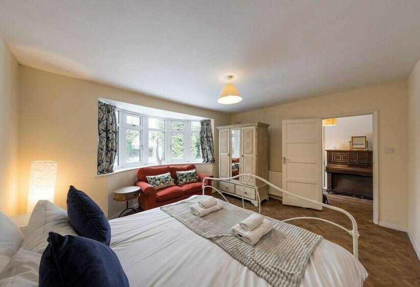 Stunning 4 Bd Bungalow Banbury Northamptonshire