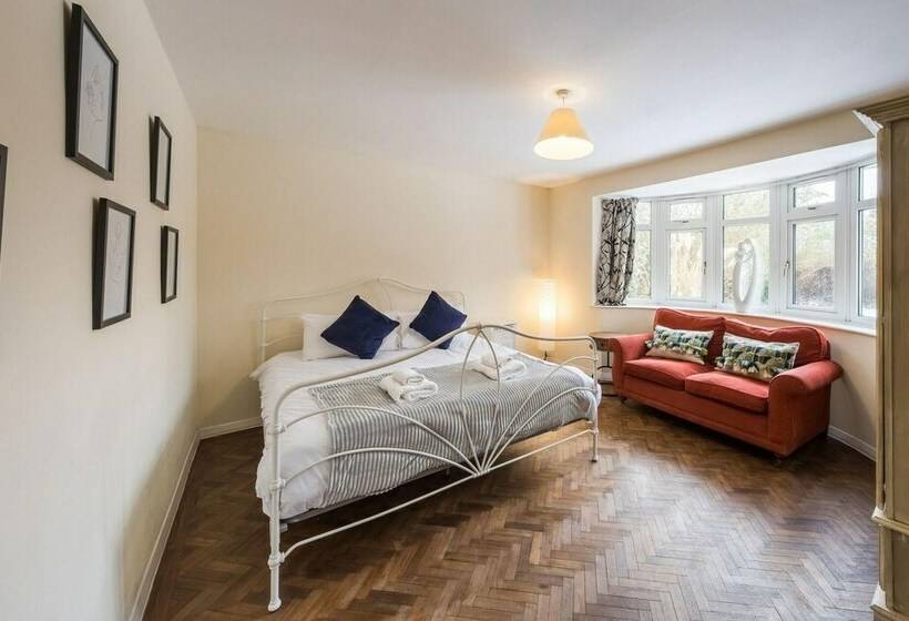 Stunning 4 Bd Bungalow Banbury Northamptonshire