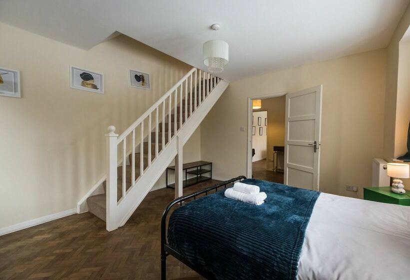 Stunning 4 Bd Bungalow Banbury Northamptonshire