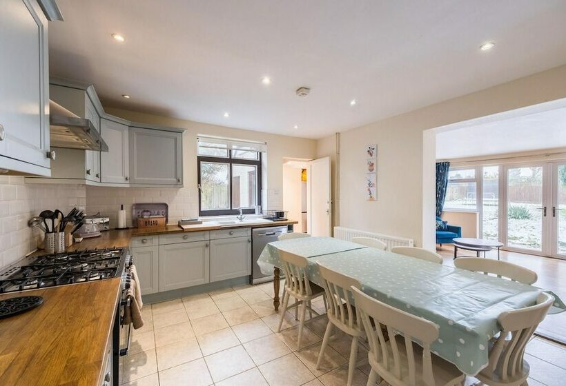 Stunning 4 Bd Bungalow Banbury Northamptonshire