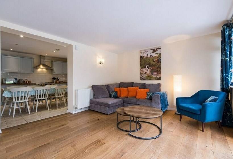 Stunning 4 Bd Bungalow Banbury Northamptonshire