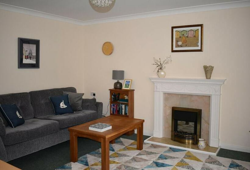 Town House In The Heart Of Wimborne Minster