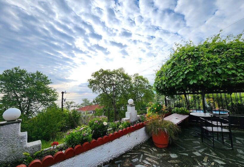 Yalla Chorefto   Hotel & Fun