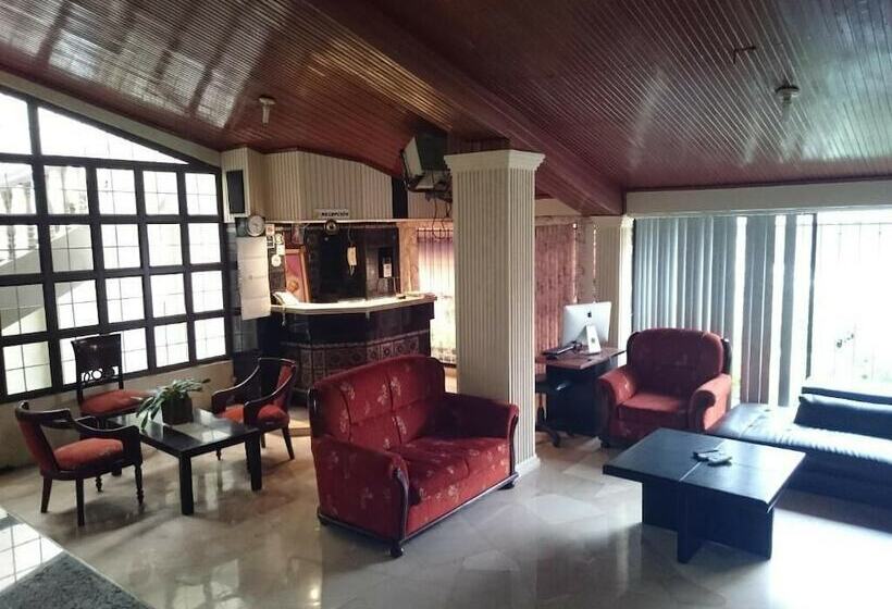 تختخواب و صبحانه Villa Garza Inn