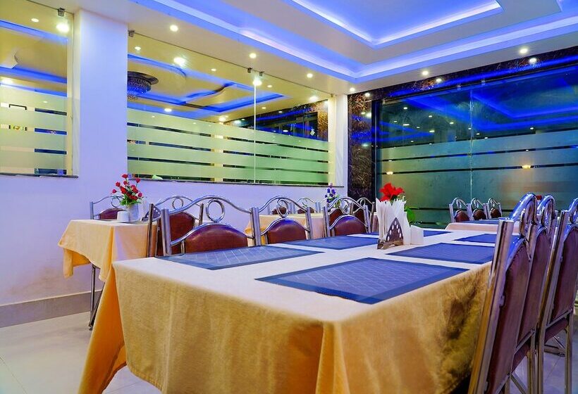 Fabhotel Kanchan Plaza