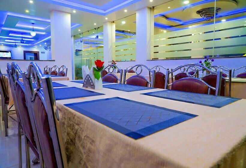 Fabhotel Kanchan Plaza