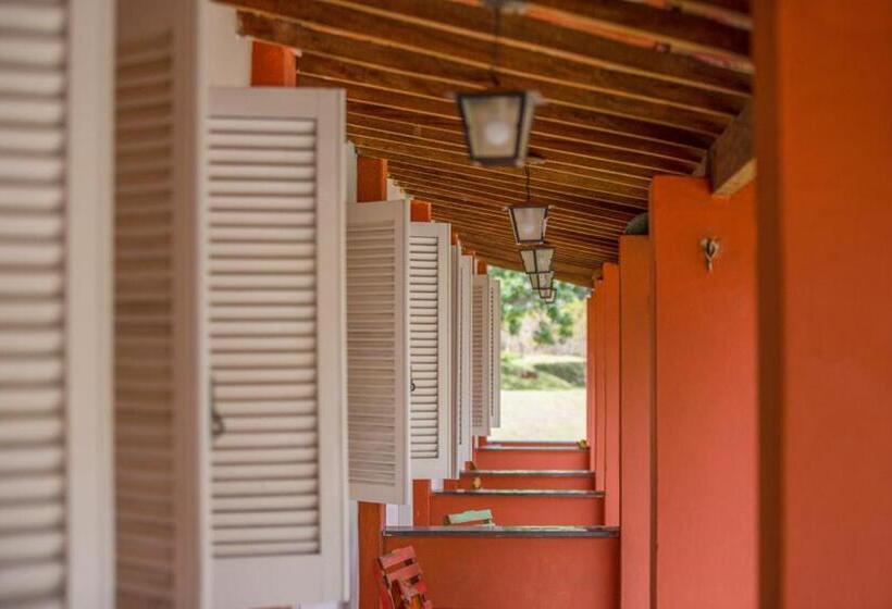 簡易ホテル Pousada águas Do Vale