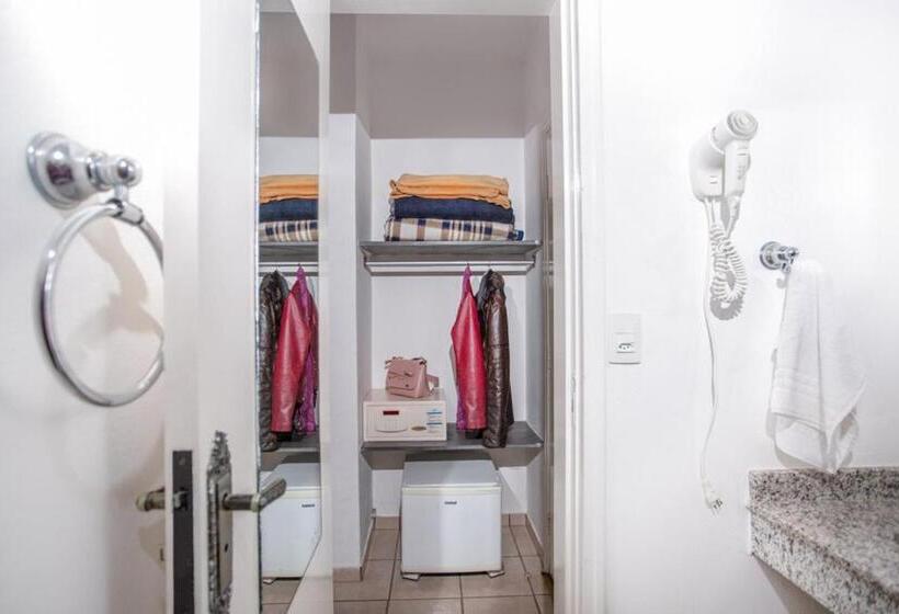 簡易ホテル Pousada águas Do Vale