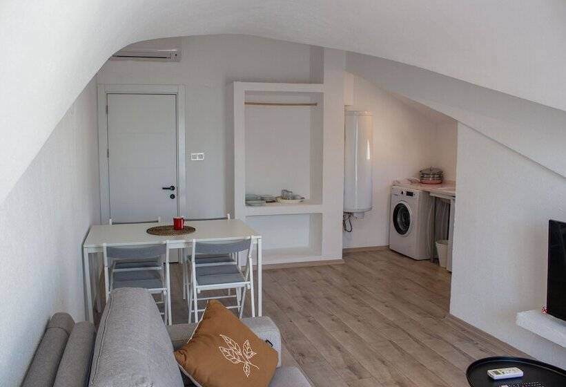 בית מלון כפרי Aloha Suites Mediterranean